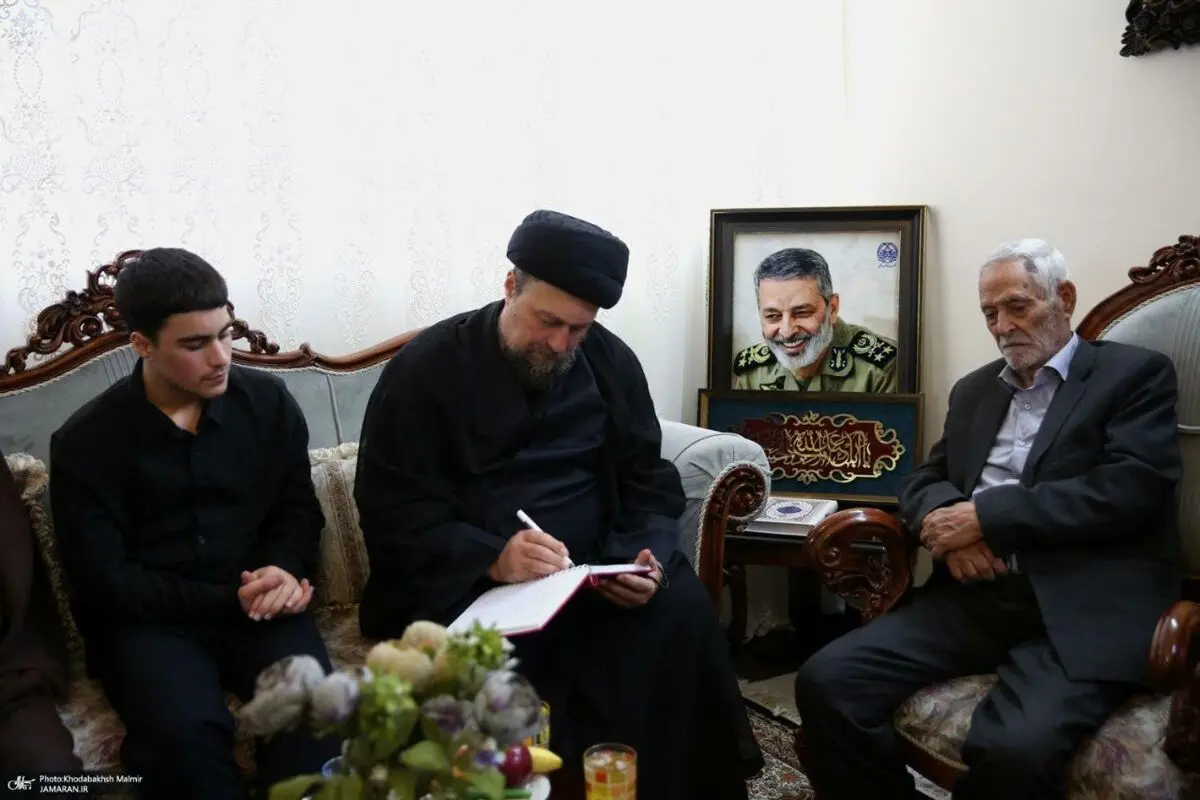 پسر کوچک سیدحسن خمینی مانند برادر بزرگ‌تر هم‌رکاب پدر شد + عکس
