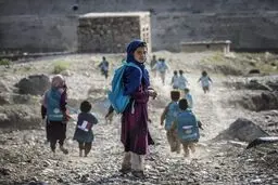 افزایش بی‌سوادی با میزان کودکان بازمانده از تحصیل