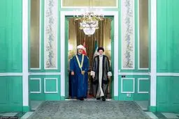 Iran, Oman to prepare strategic coop. doc. in various fields