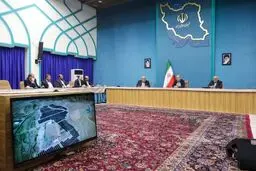 پزشکیان: پنل‌های خورشیدی نباید در گمرک بمانند