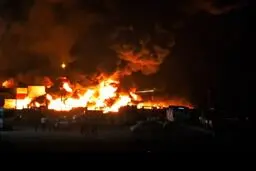 اعزام ۳۰ آتش‌نشان از تهران به بندرعباس