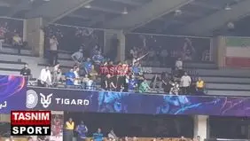 کری هواداران استقلال برای پرسپولیس در لیگ بسکتبال + ویدیو