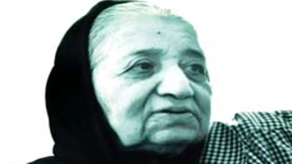 پریشادخت شعر و فرزانه‌‌بانوی نازپرورده‌ آربابا و گل‌‌‌دختر آبیدر
