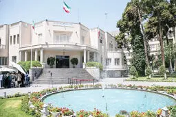 پاستور حاضر نیست هزینه‌هایش را کاهش دهد