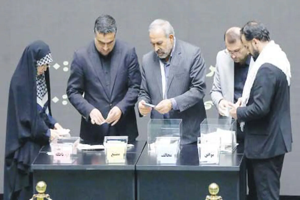 کمی بیشتر از وزیر جدید اقتصاد

