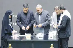 کمی بیشتر از وزیر جدید اقتصاد

