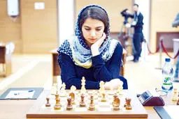 دختر ایرانی با پرچم اسپانیایی