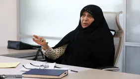 کنایه فاطمه هاشمی به یحیی رحیم‌صفوی؛ مگر در استخر نمی‌شود شهید شد؟