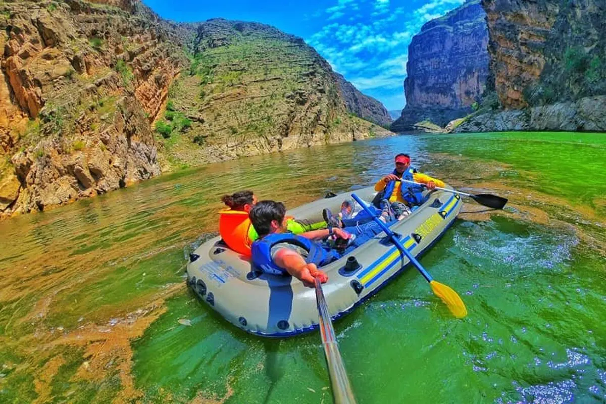 تعطیلی تنگه کافرین در ایلام به‌خاطر حجاب