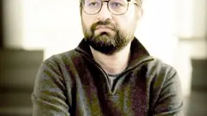 استعمارزدایی از تاریخ ایران