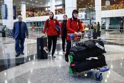 عکسی از زنان فوتبالیست ایران در فرودگاه کوآلالامپور