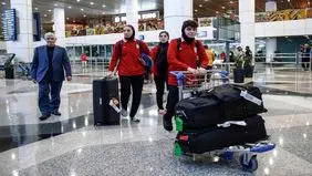 عکسی از زنان فوتبالیست ایران در فرودگاه کوآلالامپور