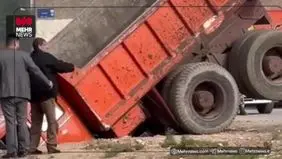 فرو‌رفتن کامیون در عمق زمین در اهواز + ویدیو