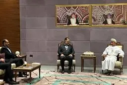  فرمانده نیروی دریایی ارتش به عمان سفر کرد
