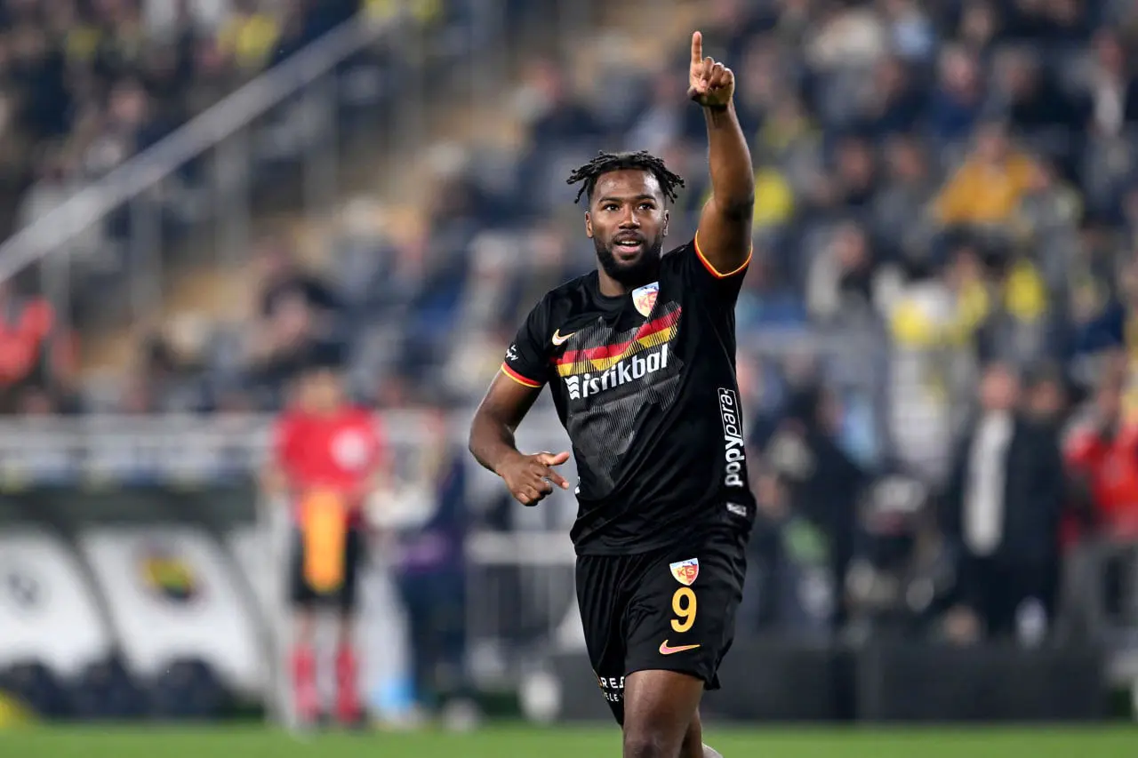 داکنز نازون کیست؟ + بیوگرافی و سوابق