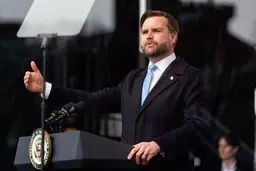 معاون ترامپ: تلاش داریم از طریق مذاکرات با ایران، نتایج خوبی حاصل کنیم