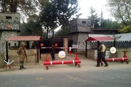 حمله تروریستی به مقر فرماندهی نیروهای سپاه مرزی در پیشاور پاکستان

