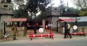 حمله تروریستی به مقر فرماندهی نیروهای سپاه مرزی در پیشاور پاکستان

