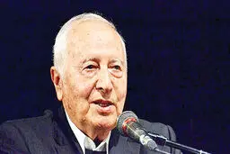 عاقلان نقطه پرگار  وجودند
