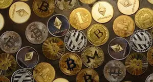 قیمت بیت کوین،تتر و اتریوم امروز دوشنبه ۲۶ مرداد ۱۴۰۵ / قیمت بیت کوین چند؟ + جدول 