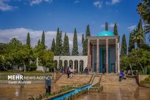 تصاویر زیبا از باران بهاری در حافظیه و آرامگاه سعدی