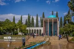 تصاویر زیبا از باران بهاری در حافظیه و آرامگاه سعدی