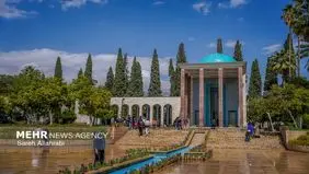 تصاویر زیبا از باران بهاری در حافظیه و آرامگاه سعدی