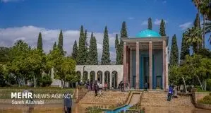 تصاویر زیبا از باران بهاری در حافظیه و آرامگاه سعدی