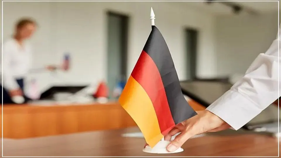 مقایسه مسیرهای کاری و تحصیلی برای شروع یک زندگی جدید در آلمان