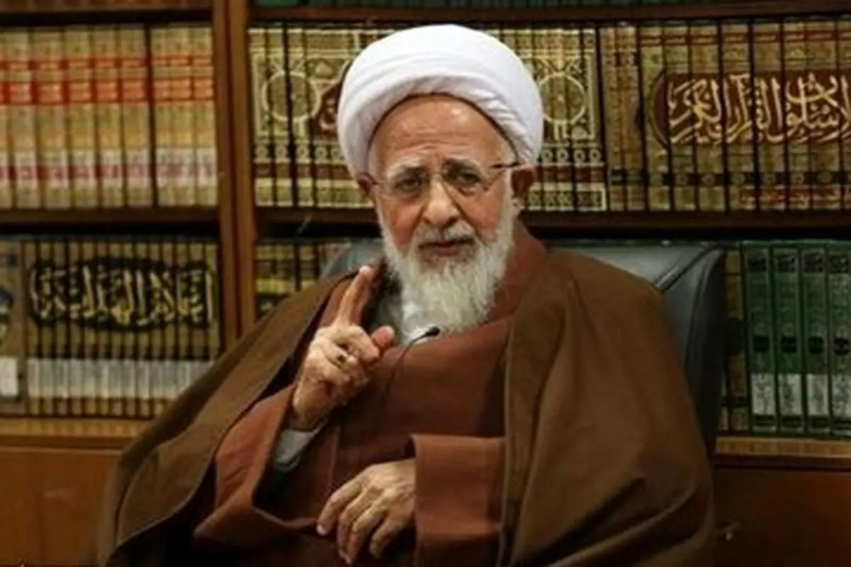 آیت‌الله جوادی آملی: خدا هیچ ملتی را با تازیانه‌ای دردناکتر از فقر نزد/ فقیر یعنی کسی که ستون فقراتش شکسته و قدرت قیام ندارد