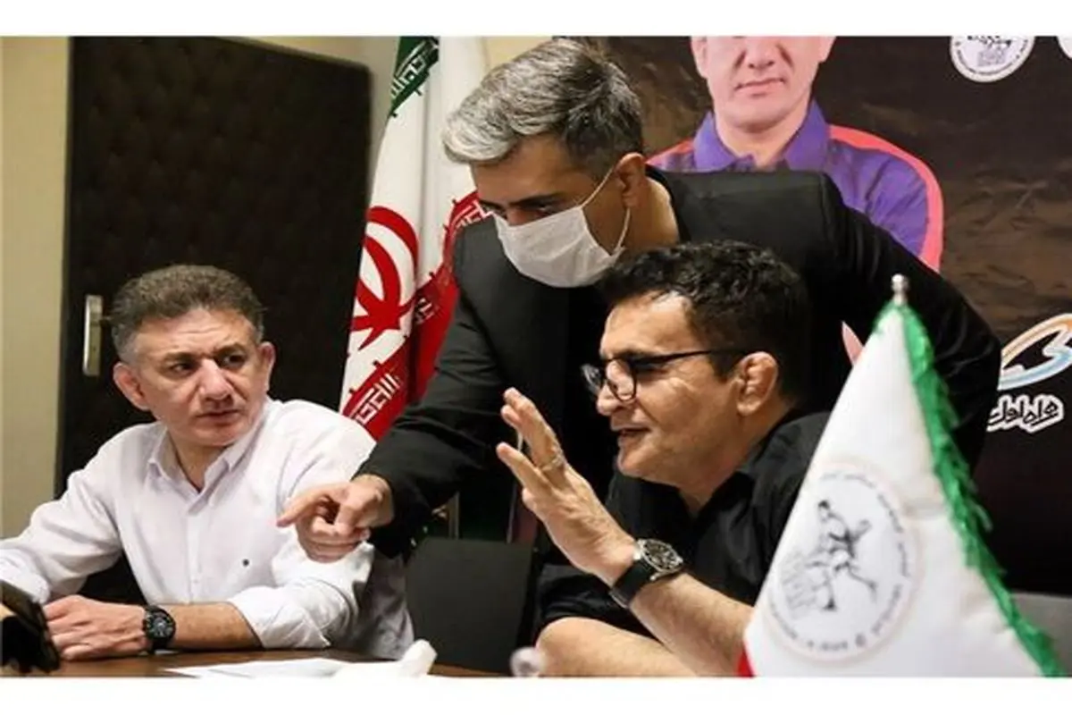 جلسه فوری دبیر با مربیان کشتی فرنگی و آزاد