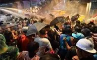 پلیس تایلند با آب حاوی مواد شیمیایی معترضان را سرکوب کرد