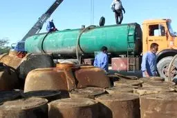 ۱۴ مرکز دپوی سوخت قاچاق در رباط‌کریم کشف شد 