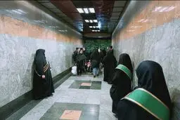 تیتر روزنامه همشهری درباره تذکر حجاب در مترو: عزیزم شالت/ عکس

