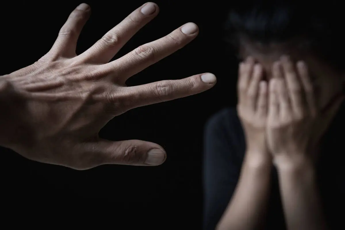 بررسی تجاوز  و خشونت علیه زنان در پرتو حقوق
