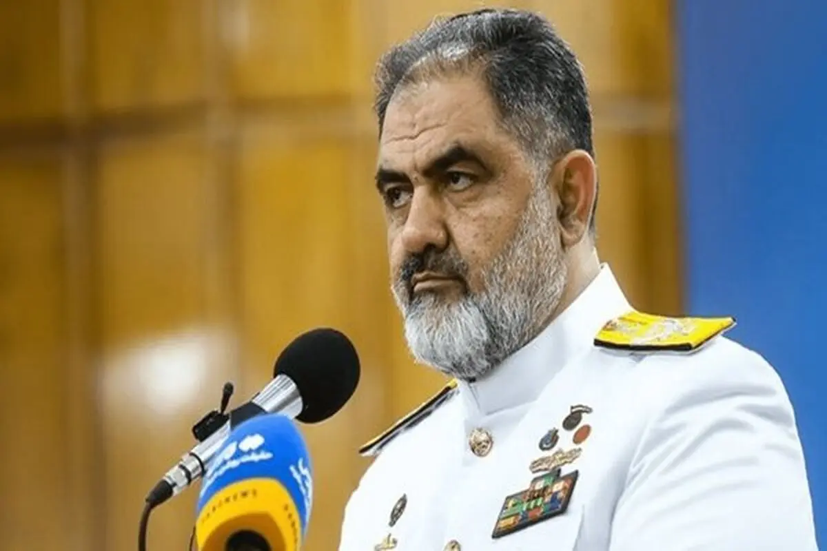 دریادار ایرانی: نیروی دریایی ایران مقتدرانه از مردم دفاع می‌کند