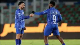 مهاجم استقلال فاش کرد: با منیر بودیم که چند قدمی ما موشک منفجر شد