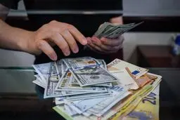 آغاز معاملات توافقی دلار با قیمت ۳۲۵۰۰ تومان در بازار ارز 