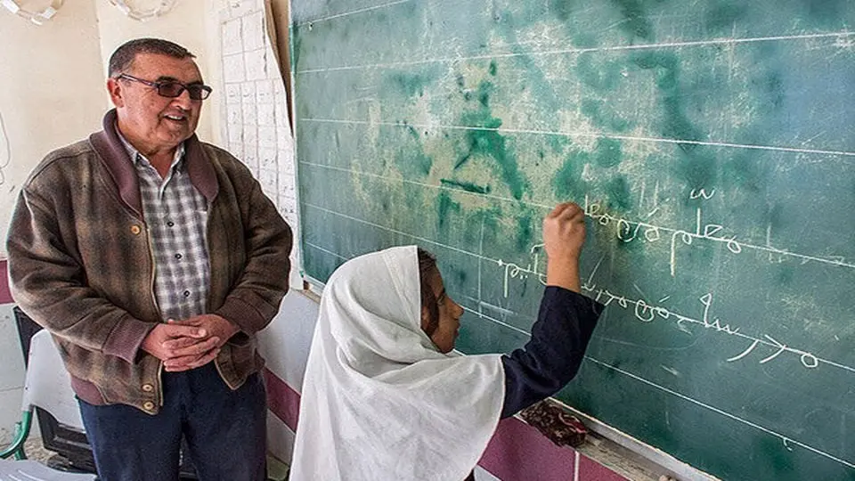 معلمان بازنشسته به مدارس باز می گردند