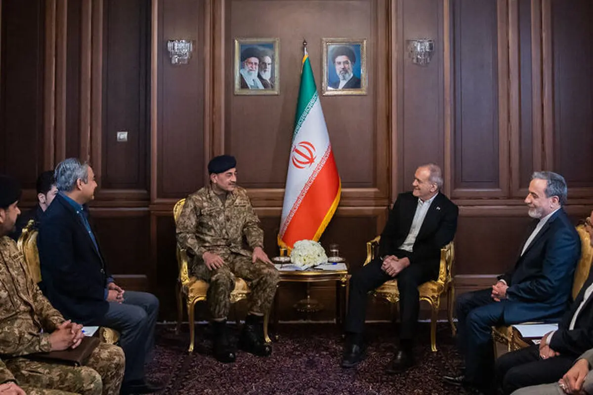 عکس‌هایی که ایسنا از دیدار فرمانده ارتش پاکستان با مسعود پزشکیان منتشر کرد