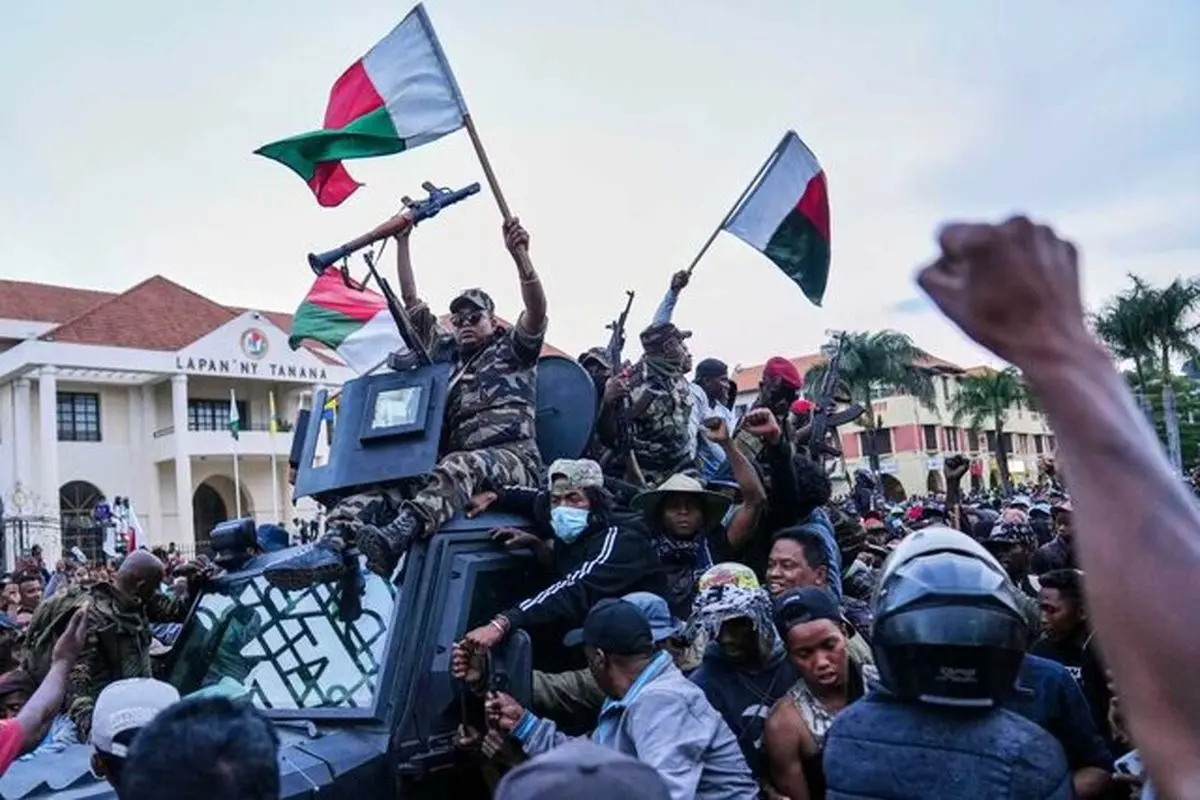 ارتش کنترل ماداگاسکار را به دست گرفت

