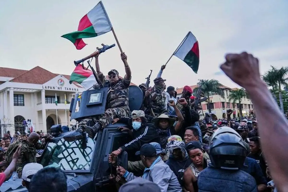 ارتش کنترل ماداگاسکار را به دست گرفت


