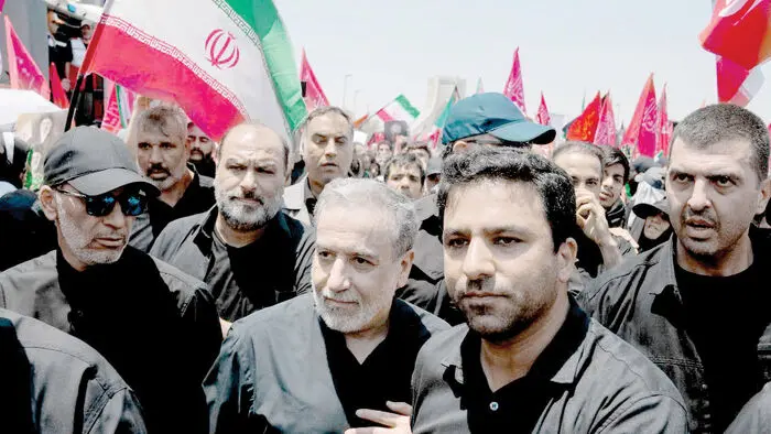 تندروها در رؤیای قدکشیدن‌