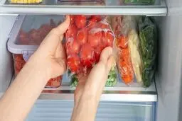 این خوراکی‌ها را هرگز در یخچال نگذارید