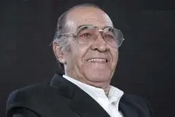 استاندار اصفهان و مدیرعامل صندوق اعتباری هنر از استاد ایرج خواجه‌امیری عیادت کردند