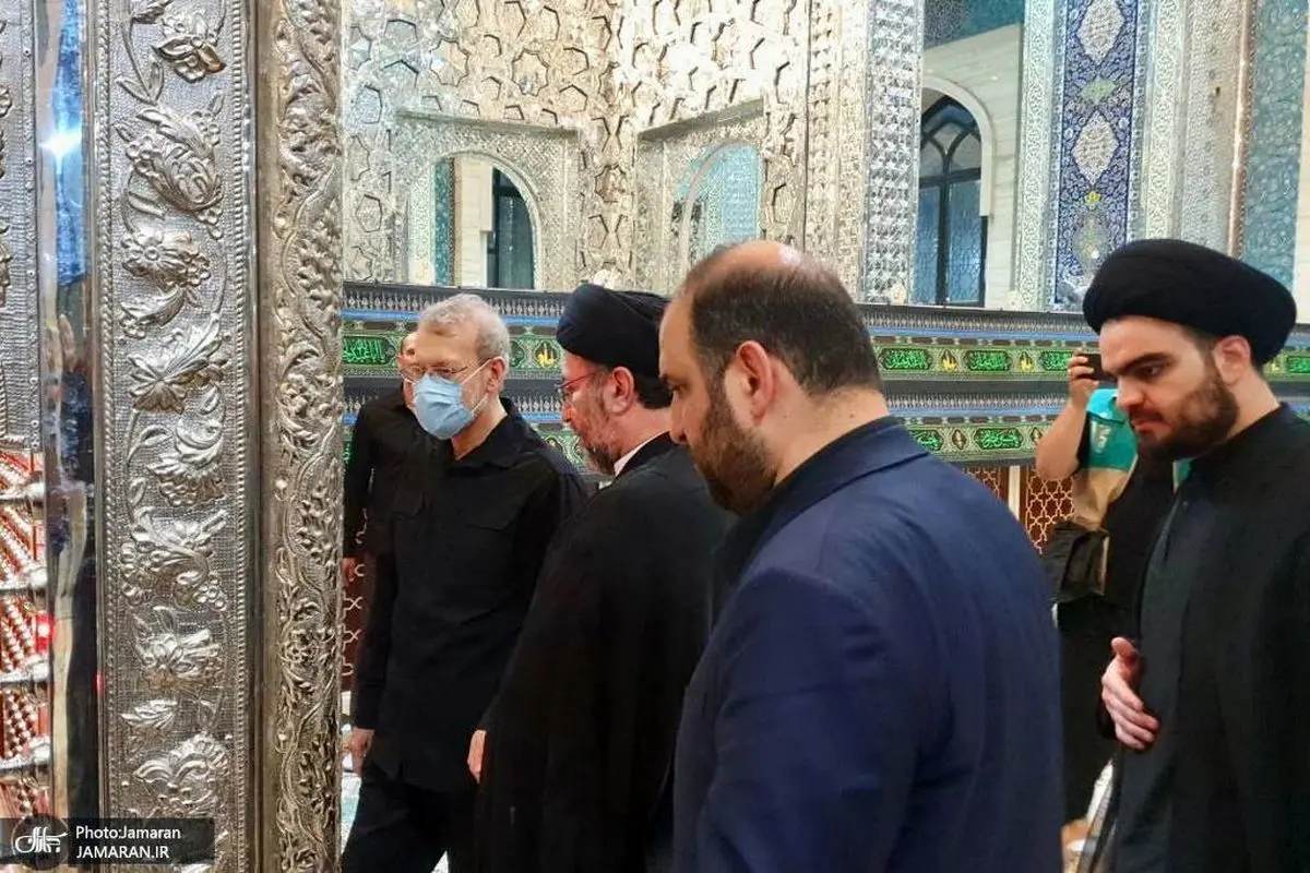 علی لاریجانی در میان زائران اربعین/ عکس


