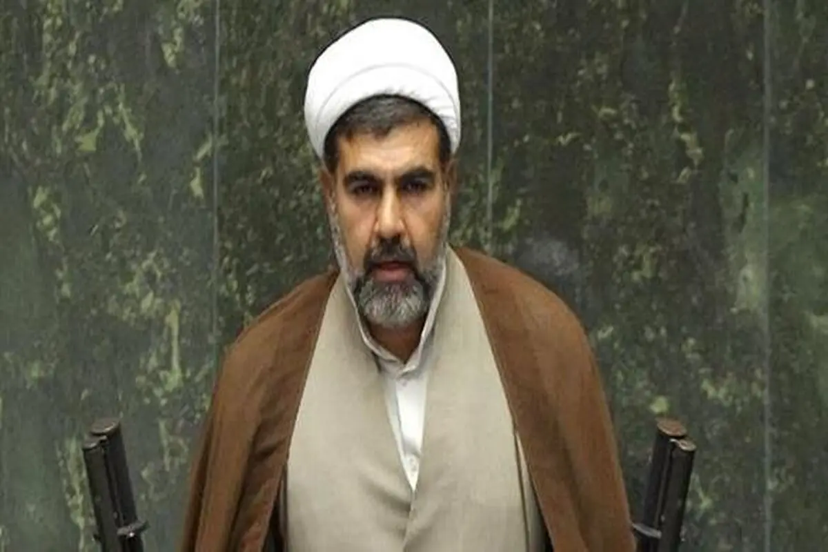 در جمهوری اسلامی اگر کسی گناه کند خدا می‌زند پس کله‌اش