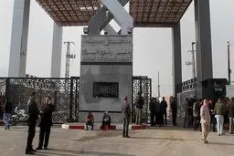 اسرائیل گذرگاه رفح را بمباران کرد