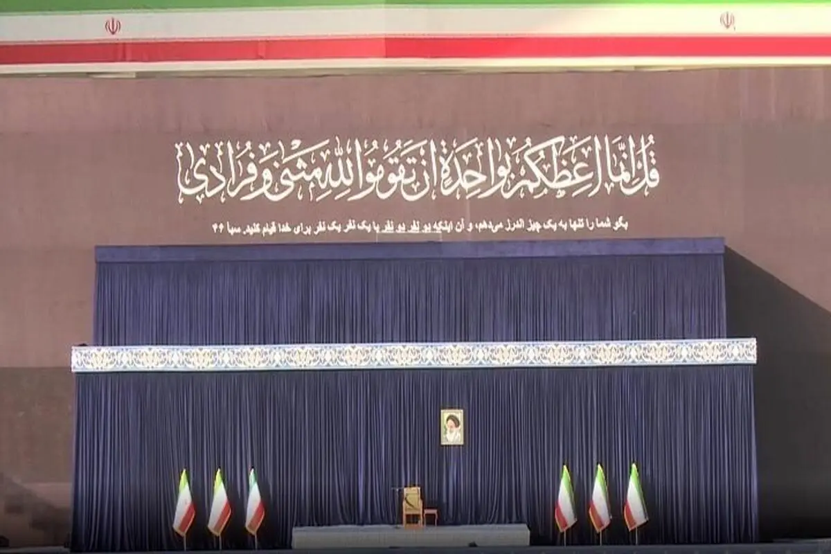 مراسم وداع با رهبر شهید انقلاب در مصلای امام خمینی(ره)