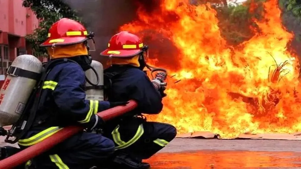 جزئیات آتشسوزی در مجتمع تجاری نور درگهان قشم اعلام شد + ویدئو